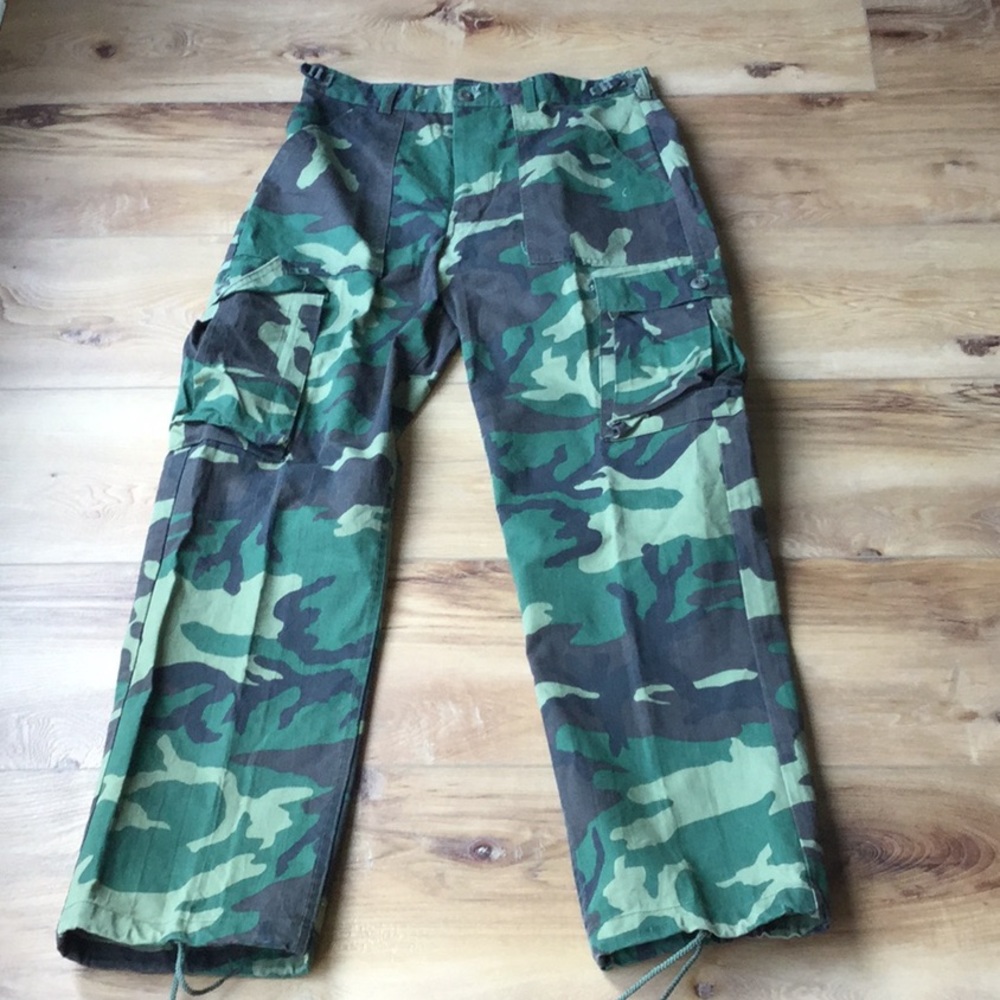 Men’s Camouflage Cargo Fatigue Type Trousers.